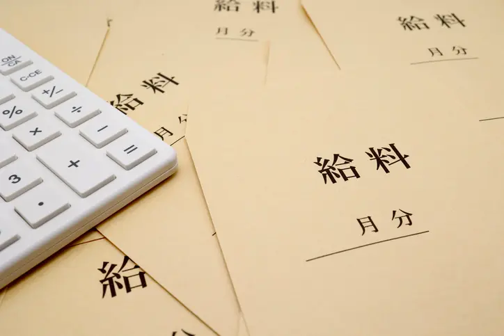 タイムカードの15分単位による計算は違法！正しい勤怠管理のポイントを解説