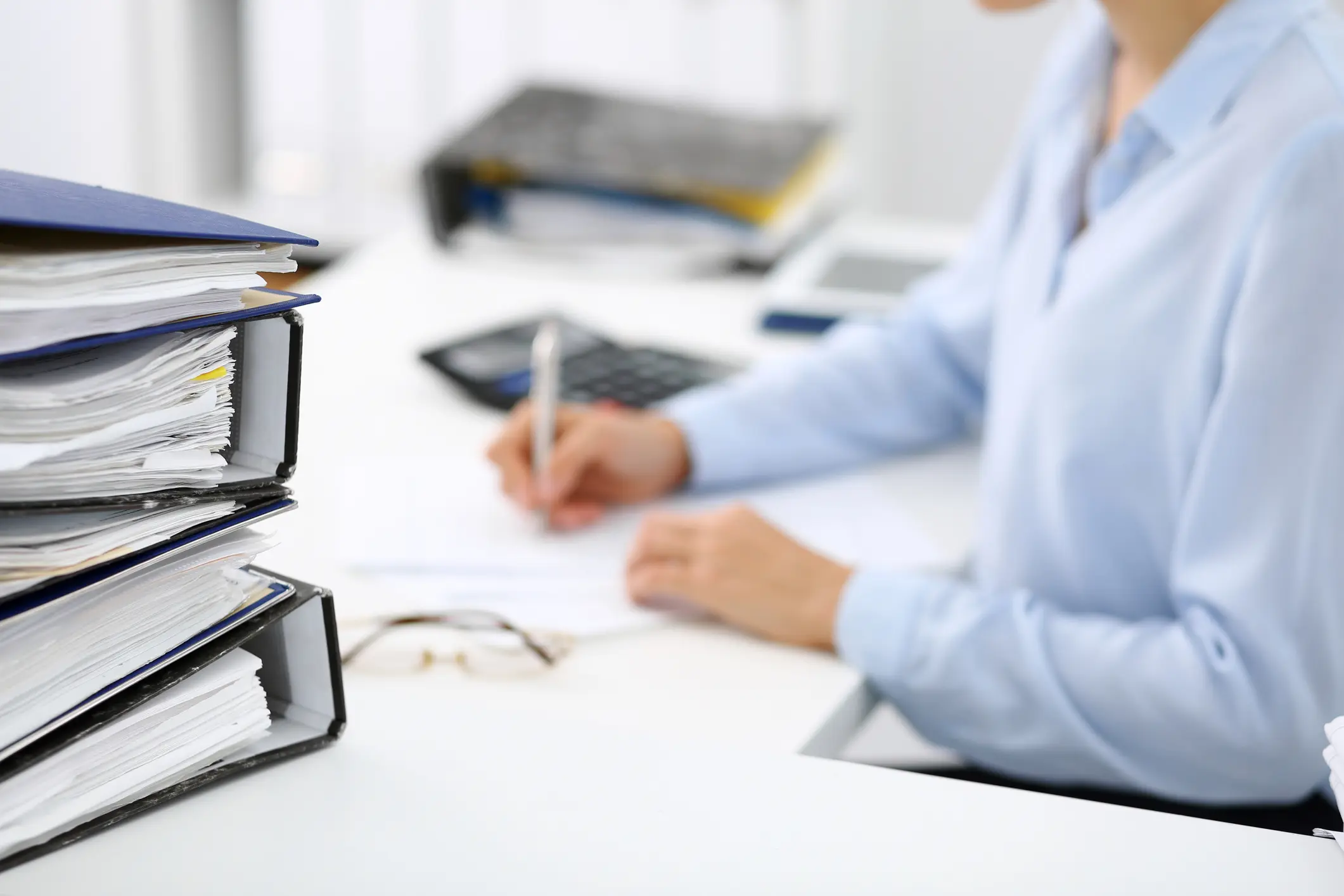 中小企業向けの勤怠管理システムで業務を効率化！導入メリットや選び方を解説