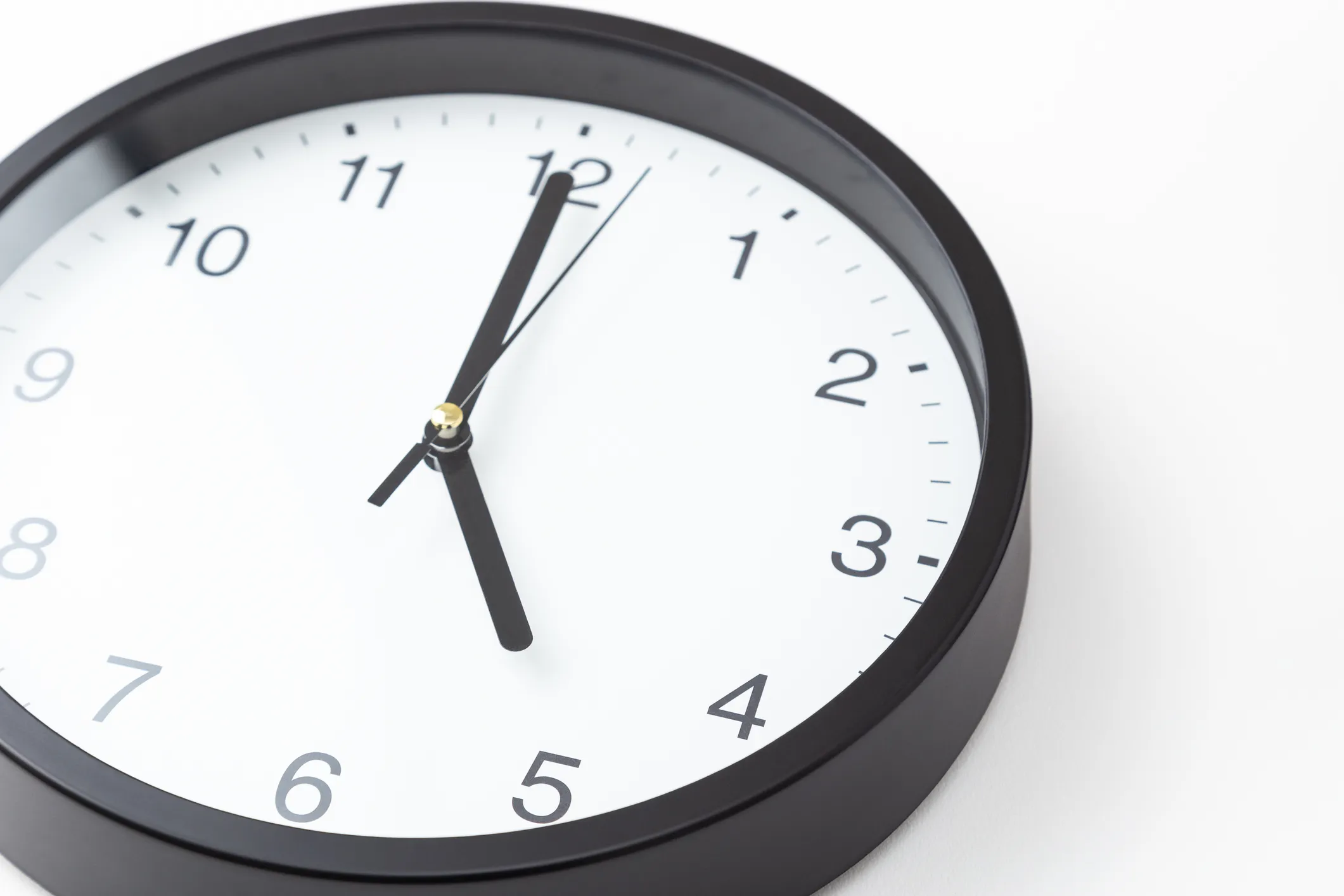 フレックスタイム制の勤怠管理方法とは？ 注意点やシステム活用のメリットを解説