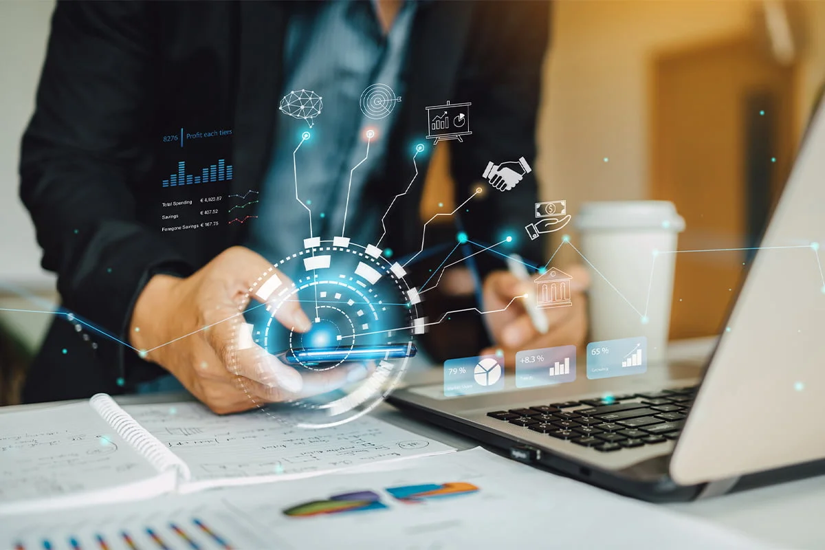 経理部門のDXの進め方は？DX推進のメリットや役立つシステムを解説