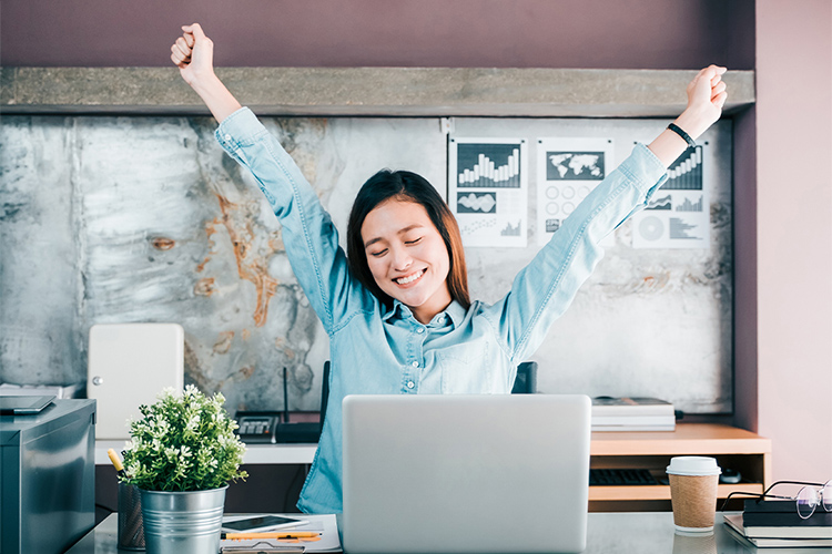 【徹底解説】請求書クラウドシステム選定5つのポイント｜無料と有料やメリットデメリット等の比較など