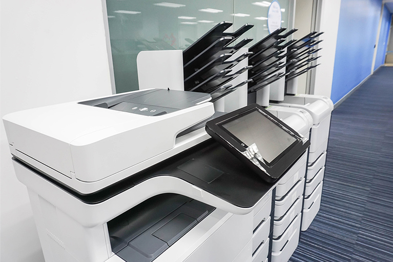 請求書を印刷する際の注意点とは？用紙サイズやプリンターの選び方も解説