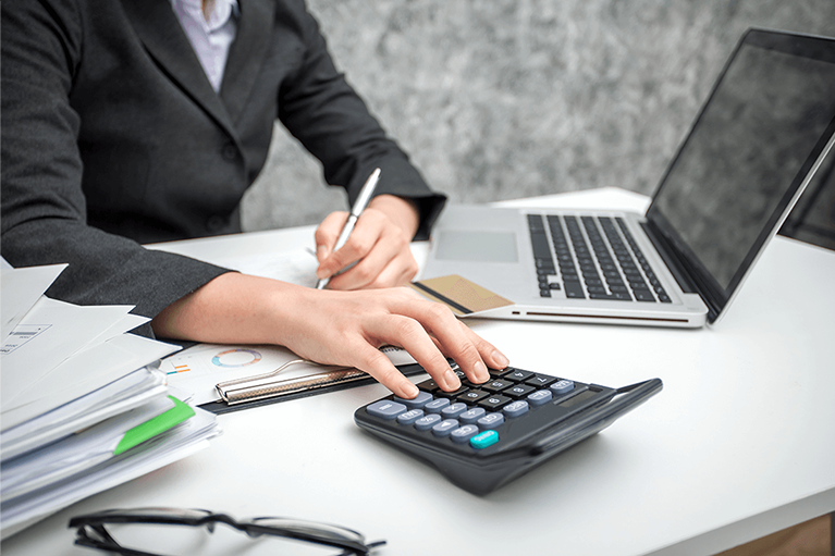 請求書代行サービスで帳票発行の手間を削減！導入前のチェックポイント