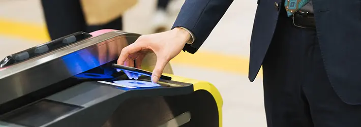 交通費の勘定科目は移動目的によって変わる？適切な仕訳が必要な理由