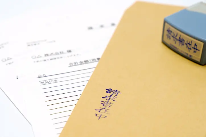 受領した請求書の仕訳・記帳の流れは？仕訳の具体例や注意点を解説